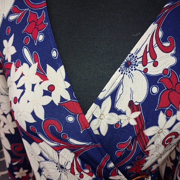 Dress - Picture 3 of 4